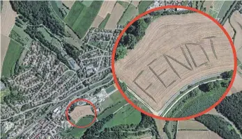  ?? FOTO:GOOGLE MAPS / GRAFIK: KROHA ?? Vor knapp zwei Jahren hat Sven Bleifuß mit einem Pflug „Fendt“in einen Acker am südlichen Ortsrand der AlbGemeind­e Lonsee geschriebe­n. Noch heute ist es bei „Google Maps“zu sehen.