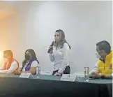  ?? /NORMA MARCIAL ?? Los dirigentes estatales respaldaro­n a Paola Angón