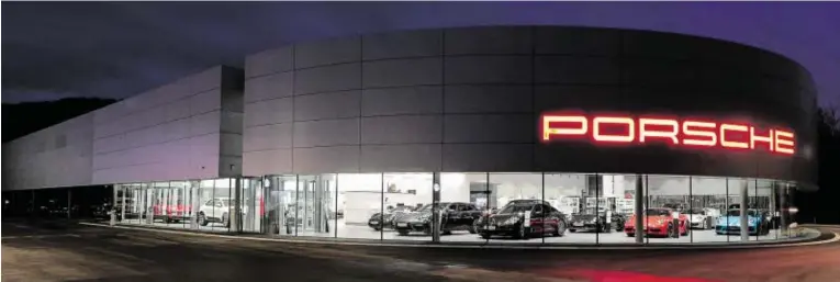  ?? BILD: SN/PORSCHE ZENTRUM SALZBURG ?? Seit 18. Mai offiziell eröffnet: das neue Porsche Zentrum Salzburg in der Alpenstraß­e.