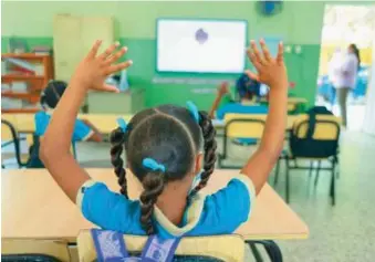  ?? EDDY VITTINI ?? Niños reciben docencia presencial en Centro Educativo Hernando Gorjón en Pedernales.