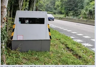  ??  ?? Un radar a été installé sur la RD 91 à Guyancourt, au niveau des étangs de la Minière.