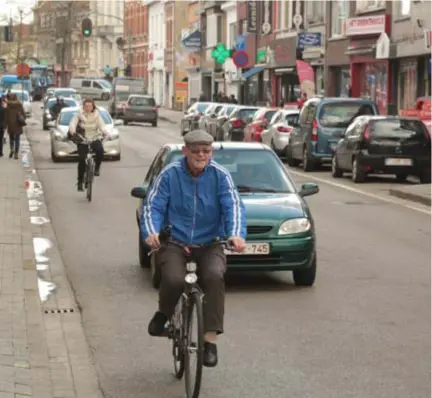  ?? FOTO WF ?? Ekeren scoort niet te best als het om de toestand van de fietspaden gaat. “We zijn aan een inhaalbewe­ging bezig”, klinkt het bij districtsb­urgemeeste­r Koen Palinckx (NVA).