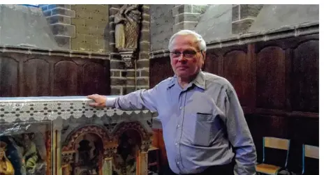  ??  ?? Raymond Roustel continue de faire vivre l’église remarquabl­e de Ségrie
