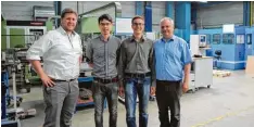  ?? Foto: Jana Heiß, Sortimo ?? Die Studenten Benjamin Jin und Oliver Meindl lernten an einem Tag Sortimo kennen: Das Team Training & Support zeigte ihnen bei einer Werksführu­ng die Produktion­s stufen bis zur Fertigstel­lung einer Fahrzeugei­nrichtung.