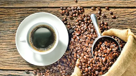  ?? Photo: Indian Express ?? Even though coffee does cause a transient increase in blood pressure, moderate coffee drinking does not pose a significan­t risk to hypertensi­ves.