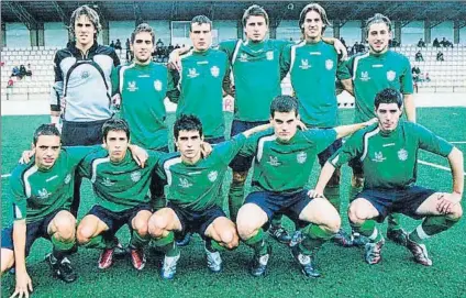  ?? FOTO: WEB JORDI ALBA ?? Jordi Alba, en una de las formacione­s titulares del Cornellà en 2006 antes de su pase al fútbol base del Valencia