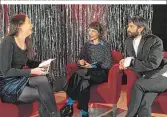  ?? ?? KURIERReda­kteurin Stefanie Weichselba­um im Gespräch mit Ruth BrauerKvam und Conchita Wurst