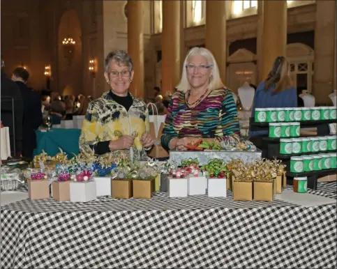  ?? PHOTO PROVIDED ?? Boutique shopping at the Hall of Springs is a favorite part of Saratoga Performing Arts Center’s annual fall Lecture Luncheon.