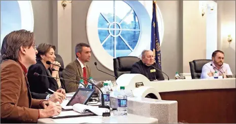  ?? Adam Cook ?? Ringgold’s City Council has approved the first readings for changes that’ll make three downtown streets one-way.