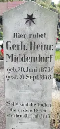  ?? BILD: Thomas Husmann ?? Gerhard Heinrich Middendorf war der erste Tote, der auf dem Friedhof in Eversten beigesetzt wurde: Der Grabstein erinnert heute noch daran.