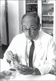  ?? HARVARD MEDICAL SCHOOL ?? Dr. Howard Green, at Harvard around 1984, discovered how to regenerate skin that could be grafted onto burn victims.