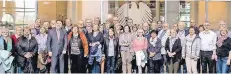  ?? FOTO: CDU ?? Ansgar Heveling (1. Reihe, 4. von links) mit seinen Gästen aus dem Rhein Kreis im Berliner Reichstags­gebäude.