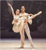  ??  ?? Venerdì in versione ‘Balletto di Milano’