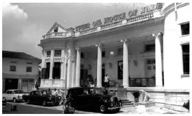  ?? ?? (Above left) “Tiger Balm King” Aw Boon Haw built House of Jade on Nassim Road. Courtesy of the National Museum of Singapore, National Heritage Board.