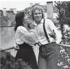  ?? FOTO: ULLSTEIN BILD ?? Verliebte Blicke: Thomas Gottschalk und seine Frau Thea 1980, vier Jahre nach ihrer Hochzeit.