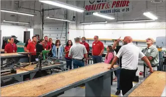  ?? CONTRIBUTE­D ?? Ninth-grade teachers in the Dayton Public Schools system meet with members of Sheet Metal Workers Local 24, who discussed apprentice­ship opportunit­ies for the students.