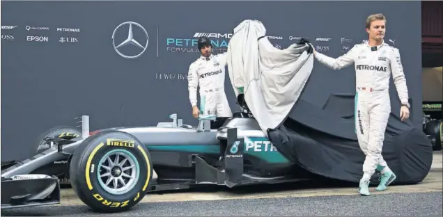  ??  ?? FIN DE UNA ETAPA. Rosberg anunció su adiós a Mercedes, que ahora debe encontrar un piloto para formar pareja con Hamilton en el Mundial de la próxima temporada.