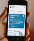  ?? Foto: Ralf Lienert ?? Die Corona‰App offenbart inzwischen Schwachste­llen.