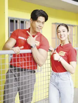  ?? ?? The game show ‘Barangay Singko Panalo’ is the preprogram­ming show of ‘Frontline Pilipinas,’ meant to strengthen the primetime block as it gives away P100,000, from Mondays to Fridays, at 5:30 p.m. It is a triple-threat show, as hosts Jerald Napoles and Kayla Rivera are there to act, sing, dance, and host while they introduce the challenges to contestant­s.