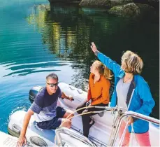  ??  ?? Sister Anne Marie and family off to explore Kwatzi Bay by dinghy