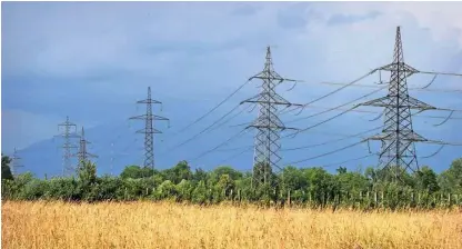  ?? Foto Jože Suhadolnik ?? Brez velikih vlaganj v omrežje ne bo mogoče priključev­ati dodatnih proizvodni­h naprav.