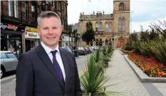  ??  ?? Confident bus services will improve
Derek Mackay