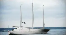  ?? Foto: afp ?? Die „Sailing Yacht A“hat den Kieler Hafen verlassen. Mit 143 Metern Länge und 25 Metern Breite ist sie die größte Segeljacht der Welt.