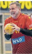  ?? FOTO: RUPPENTHAL ?? Stefan Kuntz hatte mit dem Handball so seine Probleme.