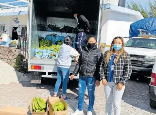  ?? ALVARADO
FOTOS/RAÚL ?? DIF municipal
recibe del DIF estatal dotación de plátano chiapaneco.