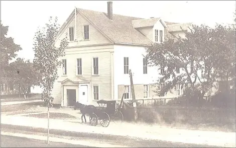  ?? PHOTO COURTESY BETSY HANNULA, WESTMINSTE­R HISTORICAL COMMISSION ?? The Old Town Hall in Westminste­r.
