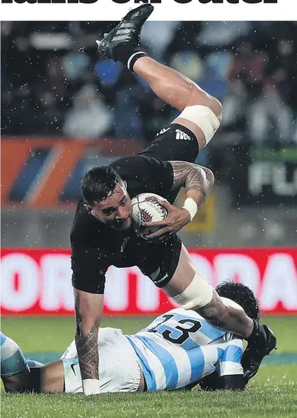 ?? Pictures /Photosport ?? Vaea Fifita has been spectacula­r while Jerome Kaino (left) must enjoy the balmy climes of Invercargi­ll.
