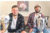  ?? FOTO: POGO ?? Sie haben als eSports-Profis viel erreicht, jetzt sind Marvin Hintz und Erhan Kayman Freunde und Geschäftsp­artner
in Moers.