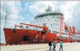  ?? LAI XINLIN / FOR CHINA DAILY ?? The Chinese icebreaker or Snow Dragon, rests in