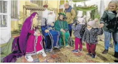  ?? ROMÁN RÍOS ?? Los Reyes Magos del belén viviente de la Escuela de San José, que podrá visitarse durante todo el fin de semana.