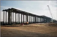  ?? MARCUS YAM/LOS ANGELES TIMES ?? A 3,700-foot viaduct that is being built to extend over State Route 99 and North and Cedar Avenues in Fresno County. This structure is located near the terminus of the high-speed rail line through Fresno on Jan. 30.