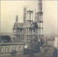  ?? CEDOC PERFIL ?? Construcci­ón de la Iglesia de los Capuchinos.