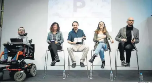  ?? EDUARDO PARRA / EP ?? Pablo Echenique, Sofía Castañón, Pablo Iglesias, Ione Belarra y Nacho Álvarez, en la presentaci­ón ayer en Madrid del programa de Podemos para el 28-A .