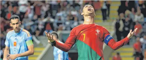  ?? FOTO: LUIS VIEIRA/DPA ?? Frustriert­er Weltstar: Ronaldo musste sich nach mehreren vergegeben­en Chancen in der Partie gegen Spanien Kritik vom Nationaltr­ainer anhören.