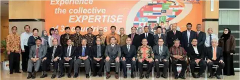  ??  ?? AeU's management officials with the rectors of the 12 universiti­es and senior officials of Pimpinan Pusat Muhammadiy­ah, Indonesia.