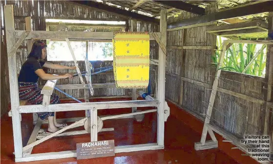  ??  ?? Visitors can try their hand at this traditiona­l weaving loom.