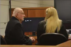  ?? KEITH REYNOLDS — THE MORNING JOURNAL ?? Ronald Svec, 77, of Parma, discusses strategy with his attorney Jenifer Berki Merrill June 12 while waiting for closing arguments to begin in his murder trial at Lorain County Common Pleas Court. Svec is facing two counts of murder and two counts of felonious assault in the shooting death of his wife in 2015.