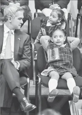  ??  ?? El jefe de Gobierno de la Ciudad de México, Miguel Ángel Mancera, encabezó la entrega de recursos del Fondo para la Regulariza­ción de los Centros de Atención y Cuidado Infantil ■ Foto Francisco Olvera