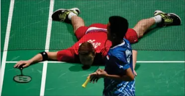  ?? FOTO: RITZAU SCANPIX ?? Semifinale­n blev endestatio­nen for badmintons­pilleren Viktor Axelsen i Japan Open.