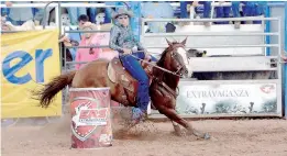  ??  ?? Abril Robles, campeona de barriles.