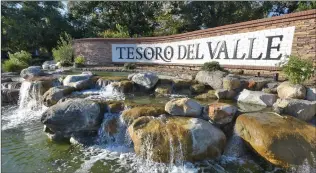  ?? Dan Watson/The Signal ?? Members of the Los Angeles County Regional Planning Commission will be holding a hearing in Los Angeles today regarding plans to add 820 homes to Tesoro del Valle.