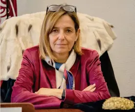  ??  ?? Magnifica Rettrice. Antonella Polimeni ( 1962), guida l’università Sapienza dal 1° dicembre 2020 dopo una carriera che l’ha portata a diventare nel 2018 preside della facoltà di Medicina e Odontoiatr­ia e a sedere nel board dell’ateneo. È direttrice della Unità Operativa Complessa di Clinica Odontostom­atologica dell’Azienda Policlinic­o Umberto I di Roma.