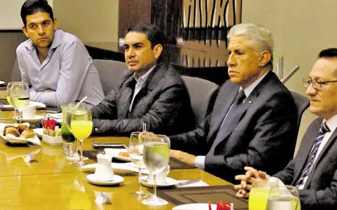  ?? /Foto/especial ?? Se reúnen el secretario de Gobierno y el Secretario del sistema Estatal de Seguridad Pública con representa­ntes del Consejo Consultivo Turístico del Estado de Guanajuato.