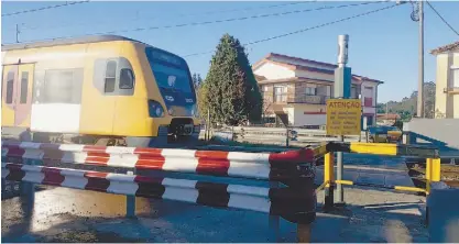  ??  ?? Apeadeiro onde Rúben foi colhido mortalment­e ontem de manhã