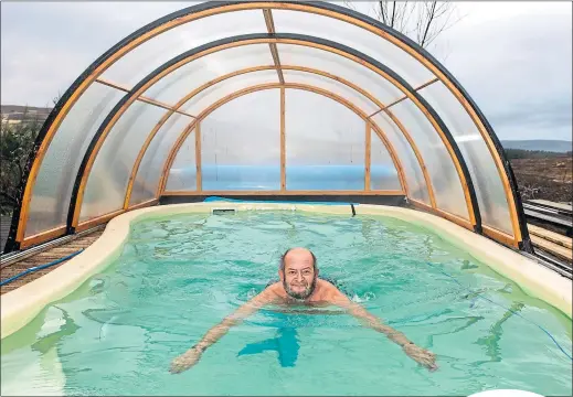  ?? Picture:
Trevor Martin ?? Mike Smith in his heated pool in Aultbea, Wester Ross