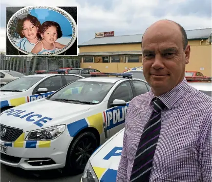  ?? PHOTO: KAROLINE TUCKEY/FAIRFAX NZ ?? Detective Sergeant Kevin Anstis headed the O’carroll case. Inset: Brother and sister Te Hau and Ngamata O’carroll.